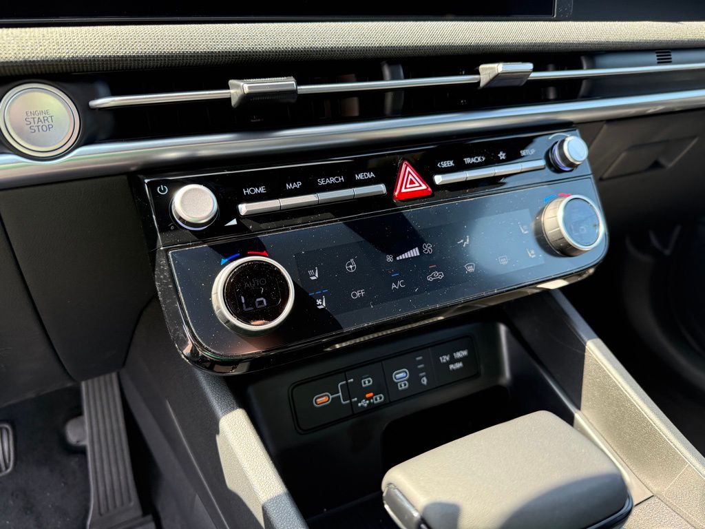 2025 Hyundai Santa Cruz Limited Image 40 of 45