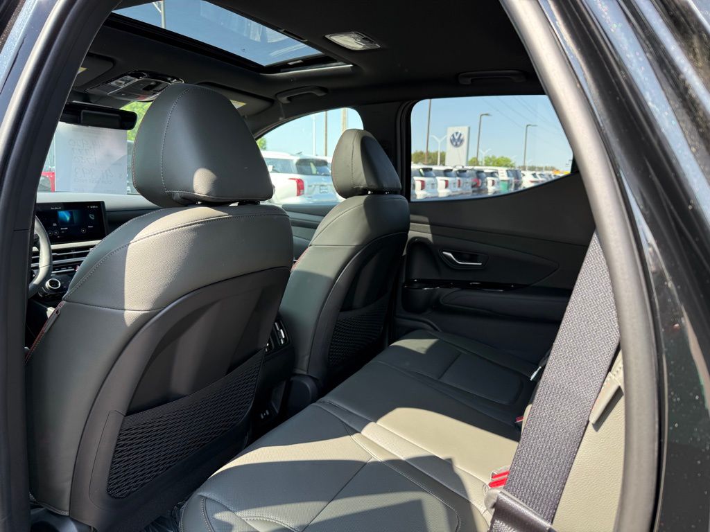 2025 Hyundai Santa Cruz Limited Image 17 of 45