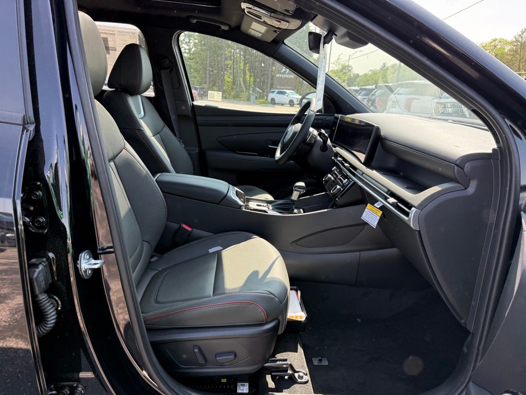 2025 Hyundai Santa Cruz Limited Image 13 of 45