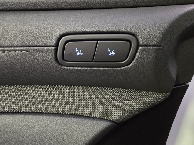 2025 Hyundai Santa Cruz Limited Image 18 of 26