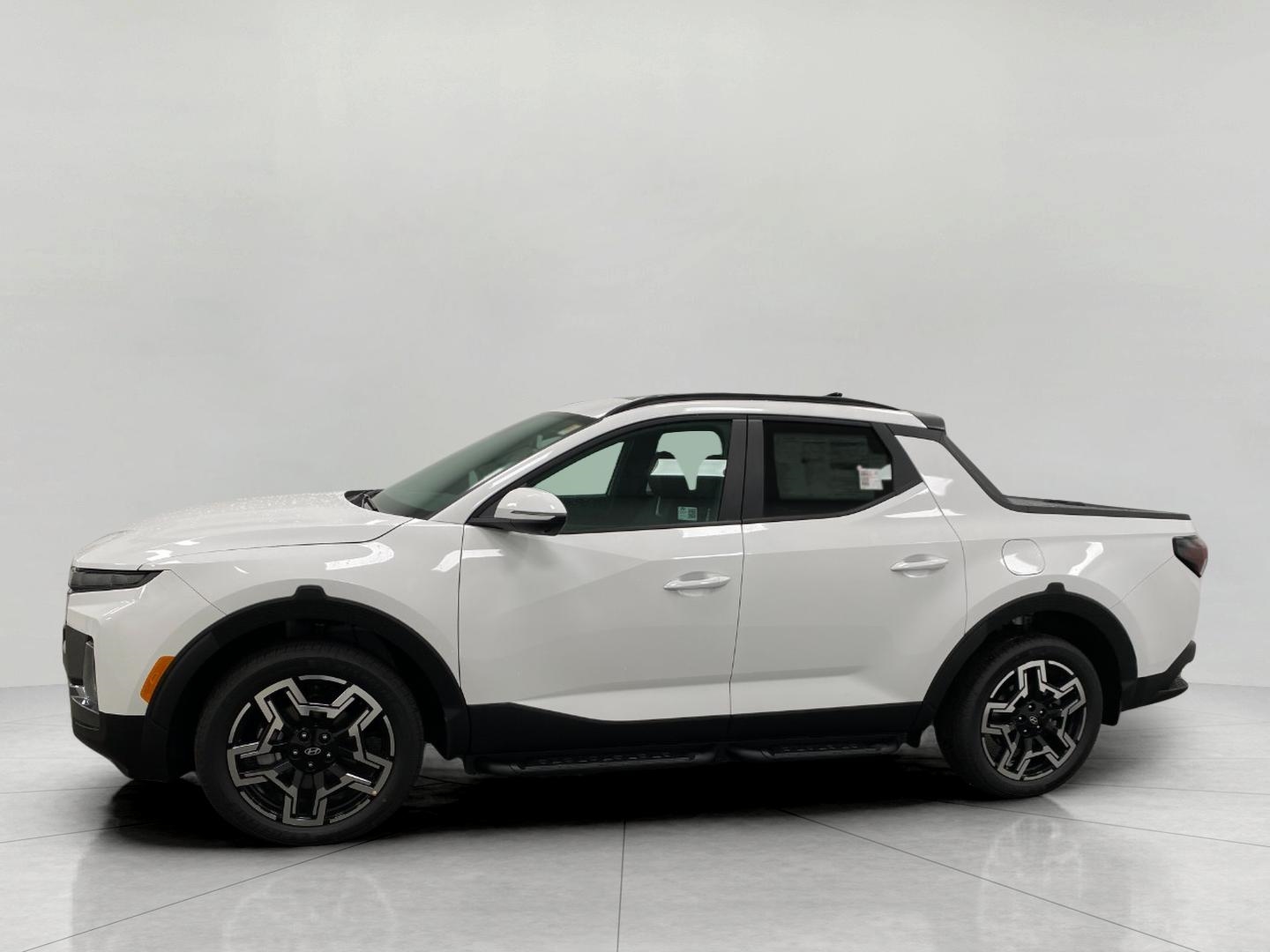 2025 Hyundai Santa Cruz Limited Image 2 of 36