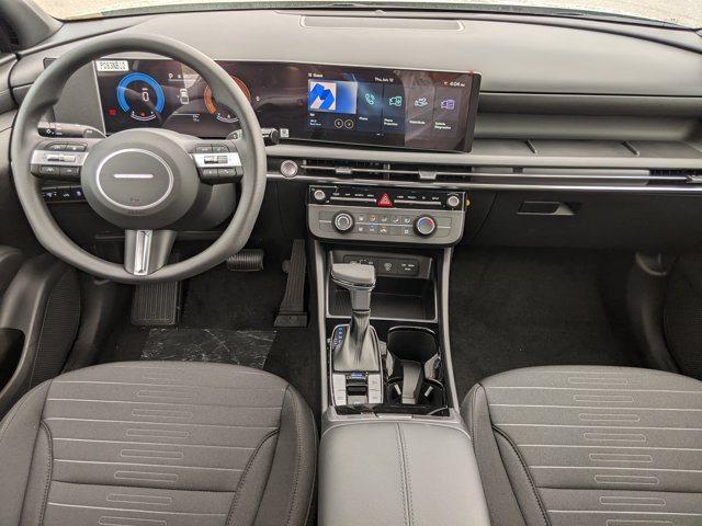 2025 Hyundai Santa Cruz SE Image 13 of 25