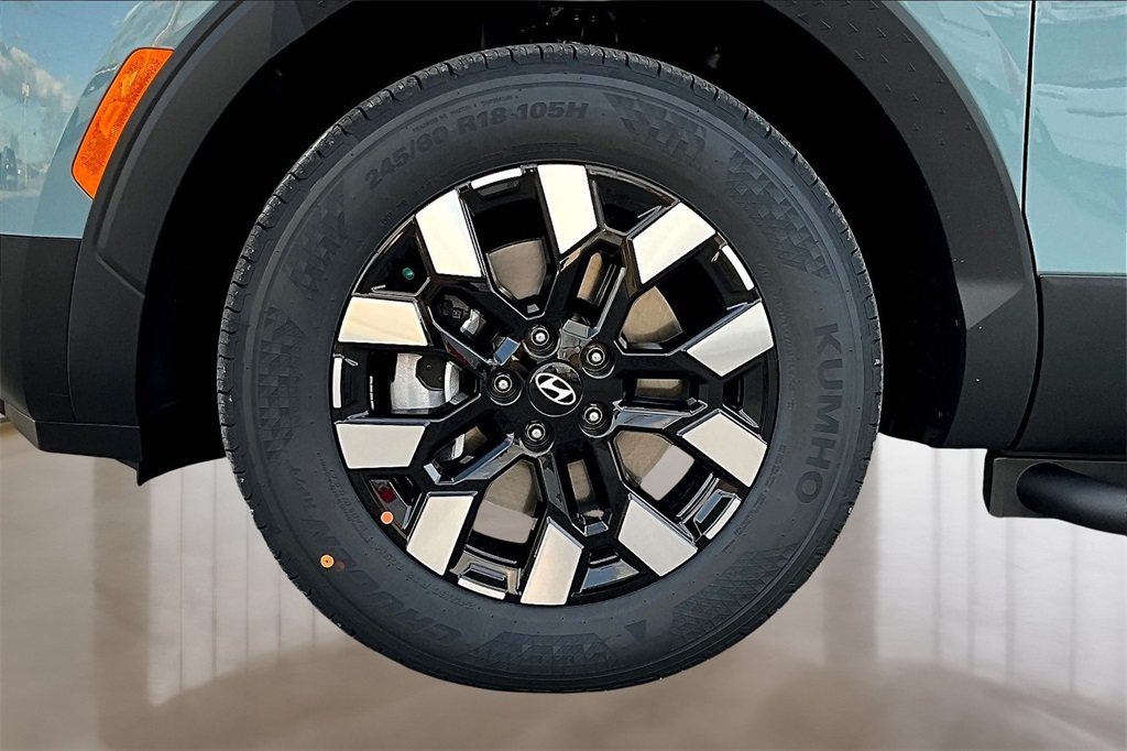 2025 Hyundai Santa Cruz SE Image 13 of 14