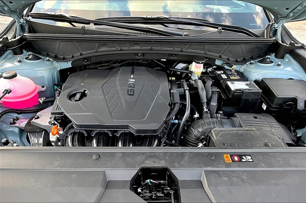 2025 Hyundai Santa Cruz SE Image 12 of 14