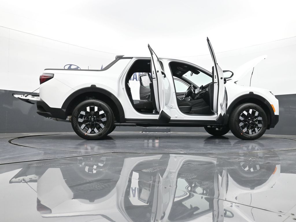 2025 Hyundai Santa Cruz SE Image 18 of 51