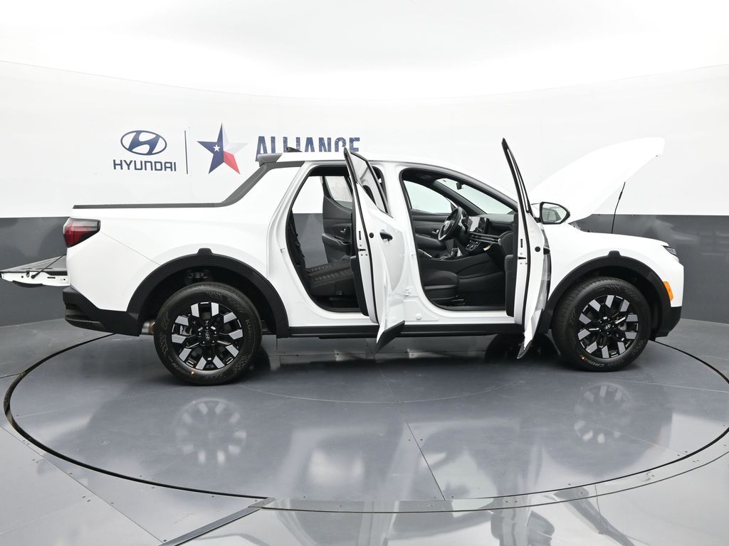 2025 Hyundai Santa Cruz SE Image 17 of 51