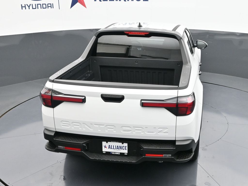 2025 Hyundai Santa Cruz SE Image 31 of 51