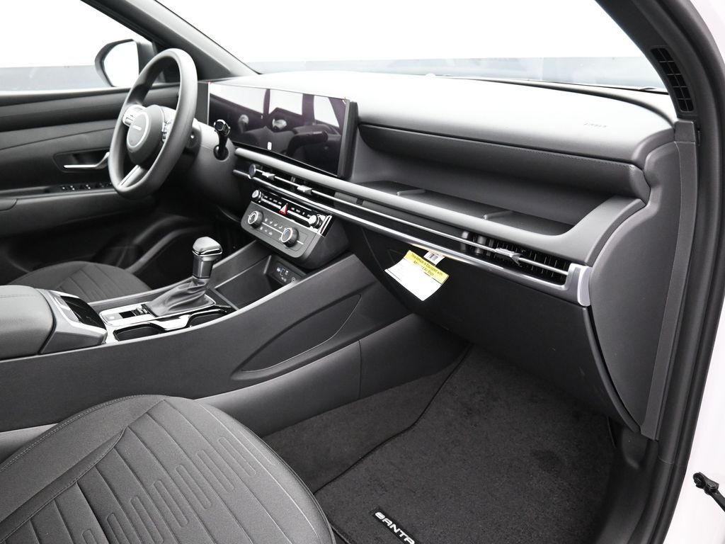 2025 Hyundai Santa Cruz SE Image 44 of 51