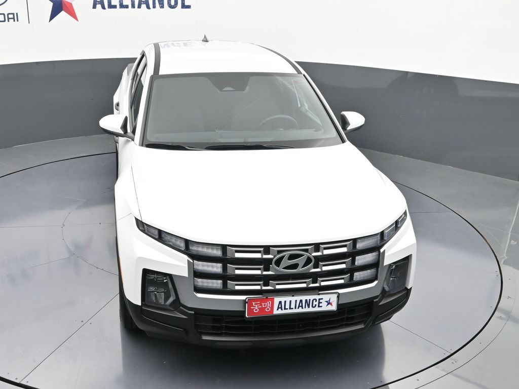 2025 Hyundai Santa Cruz SE Image 8 of 51