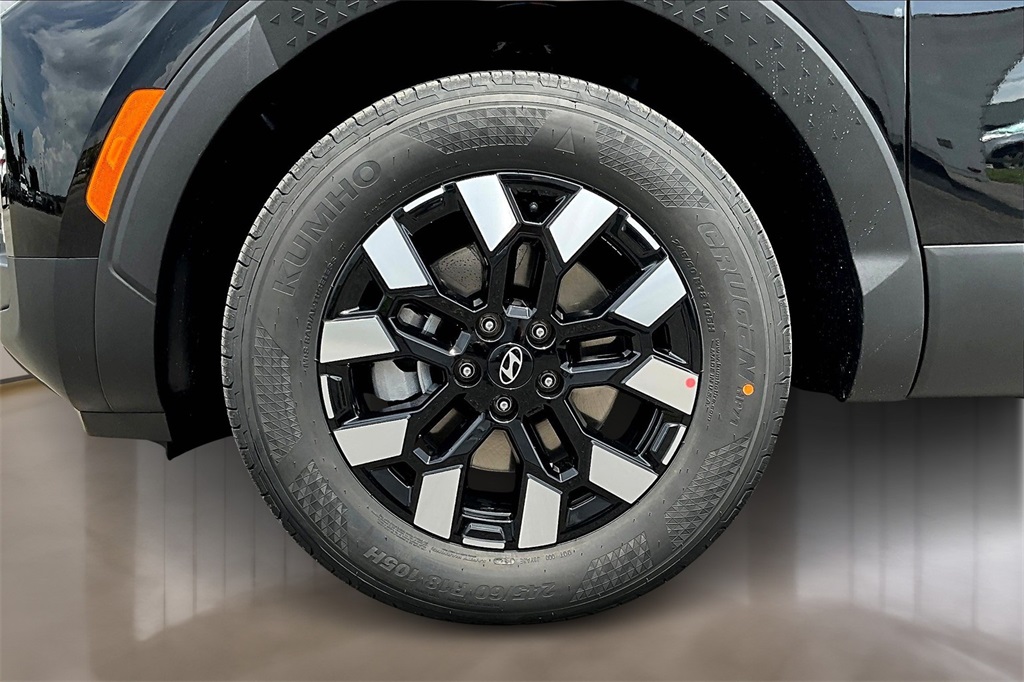 2025 Hyundai Santa Cruz SE Image 13 of 14