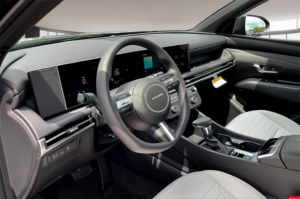 2025 Hyundai Santa Cruz SE Image 7 of 14