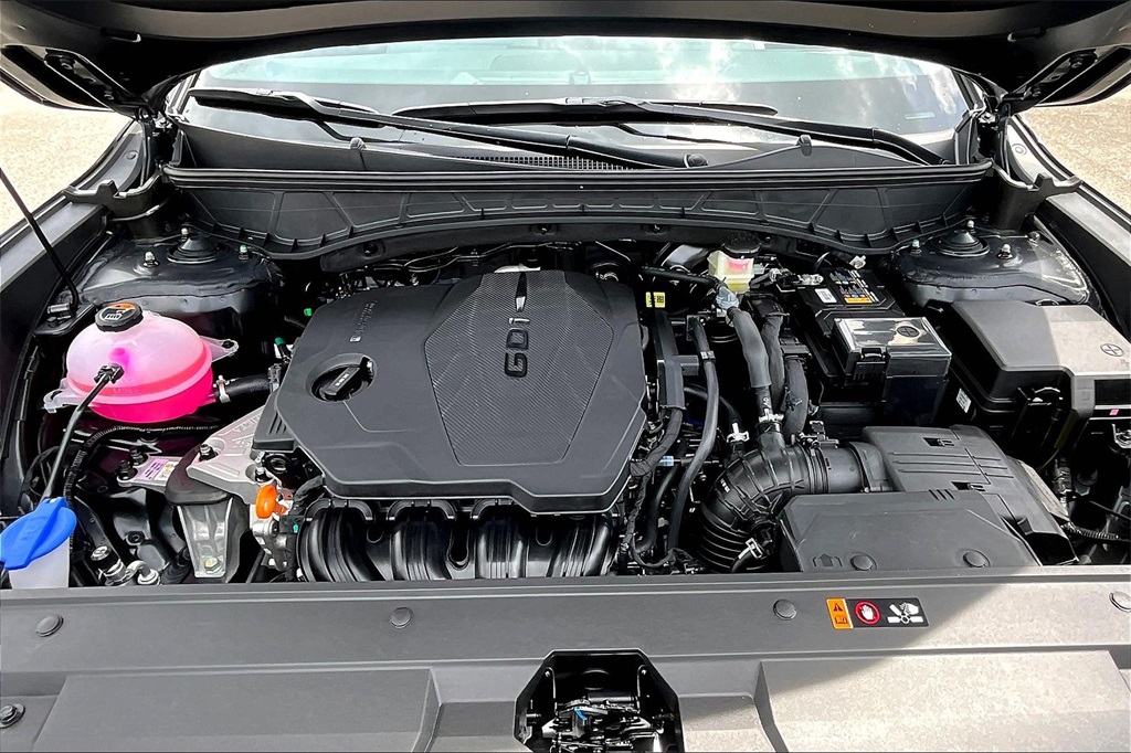 2025 Hyundai Santa Cruz SE Image 12 of 14