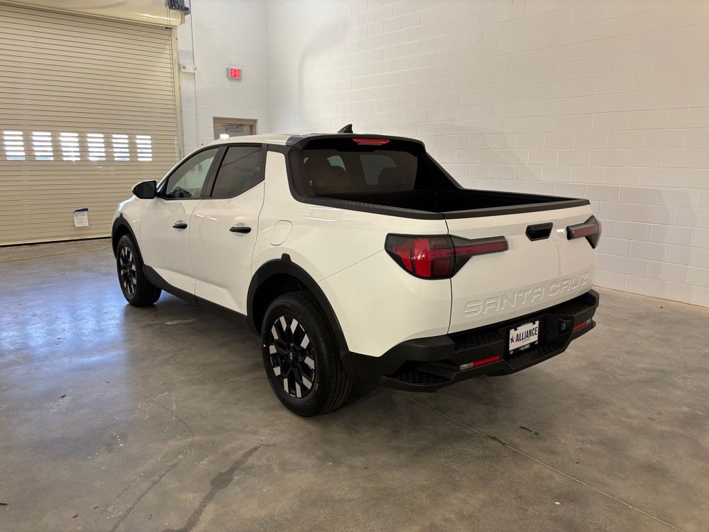 2025 Hyundai Santa Cruz SE Image 9 of 18