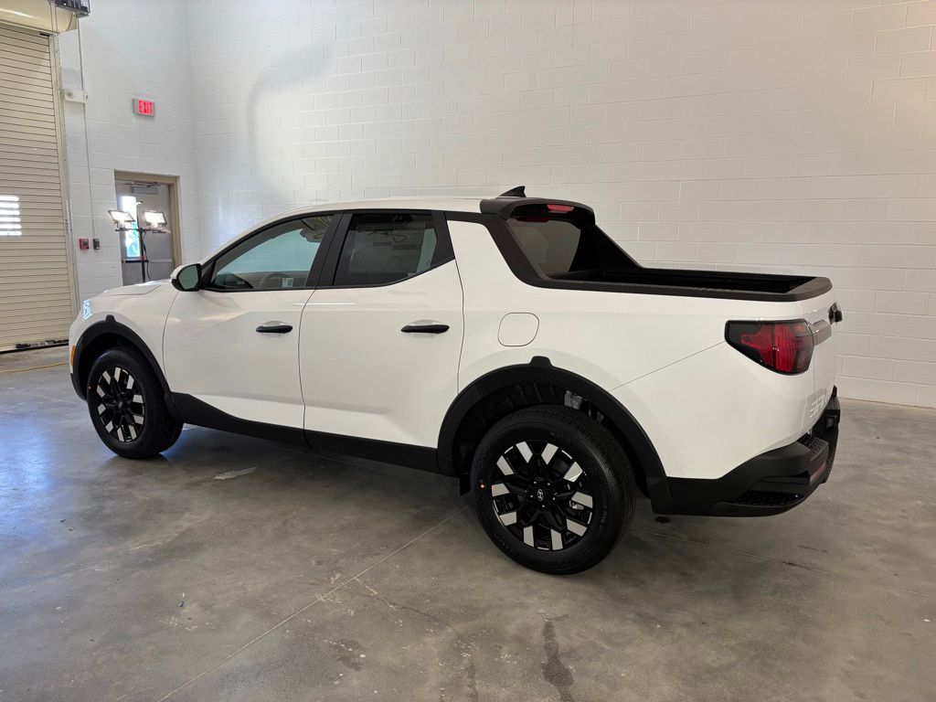 2025 Hyundai Santa Cruz SE Image 10 of 18