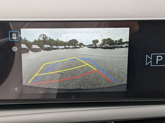 2025 Hyundai Santa Cruz SE Image 16 of 25