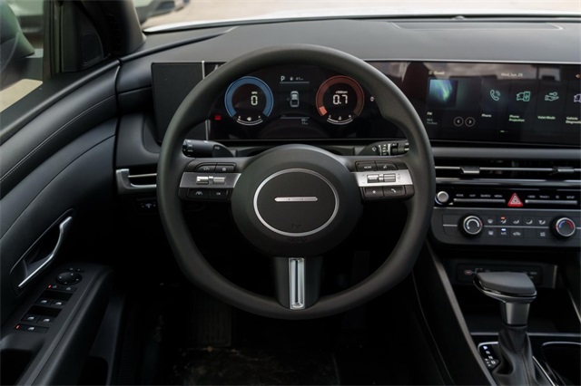 2025 Hyundai Santa Cruz SE Image 15 of 25