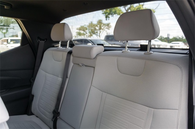 2025 Hyundai Santa Cruz SE Image 10 of 25