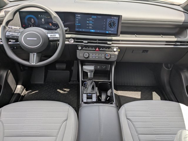 2025 Hyundai Santa Cruz SE Image 12 of 26