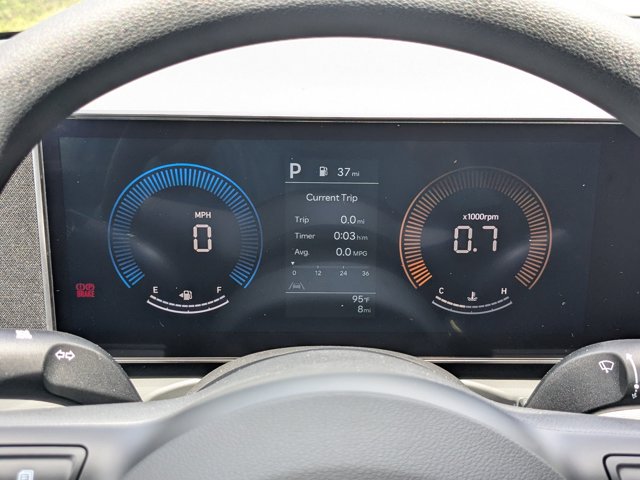 2025 Hyundai Santa Cruz SE Image 15 of 26