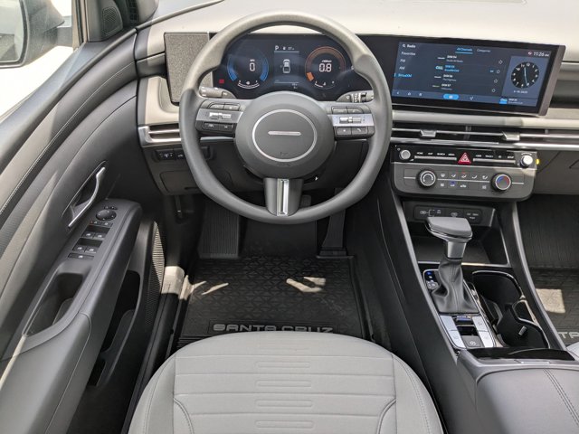 2025 Hyundai Santa Cruz SE Image 13 of 26