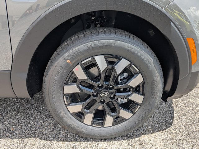 2025 Hyundai Santa Cruz SE Image 9 of 26