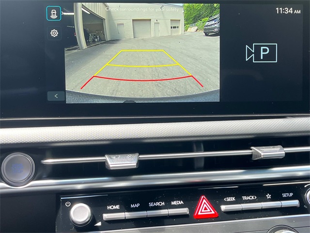 2025 Hyundai Santa Cruz SE Image 10 of 12