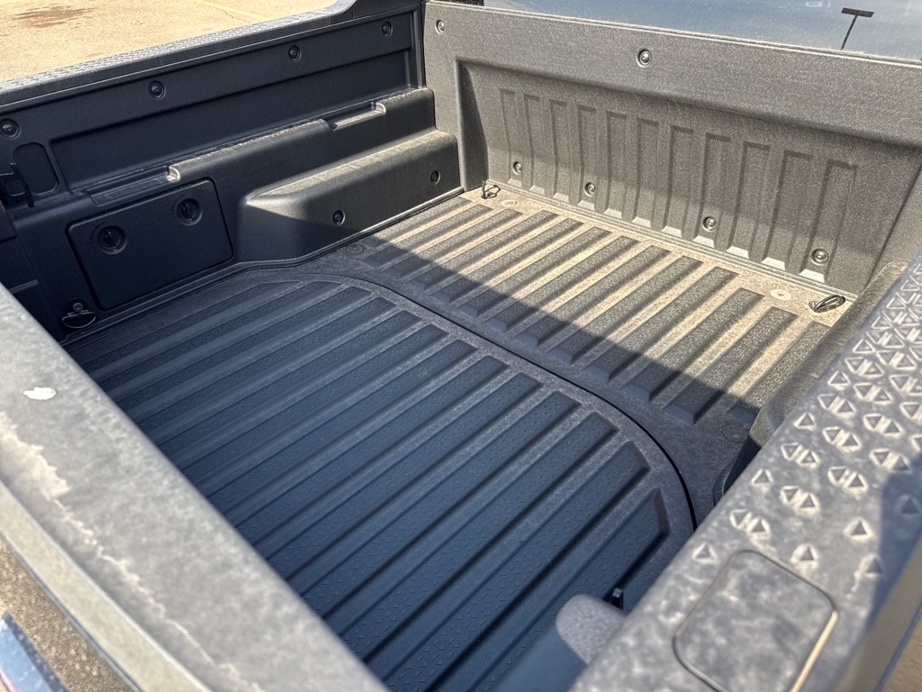 Vehicle image 4 of 12