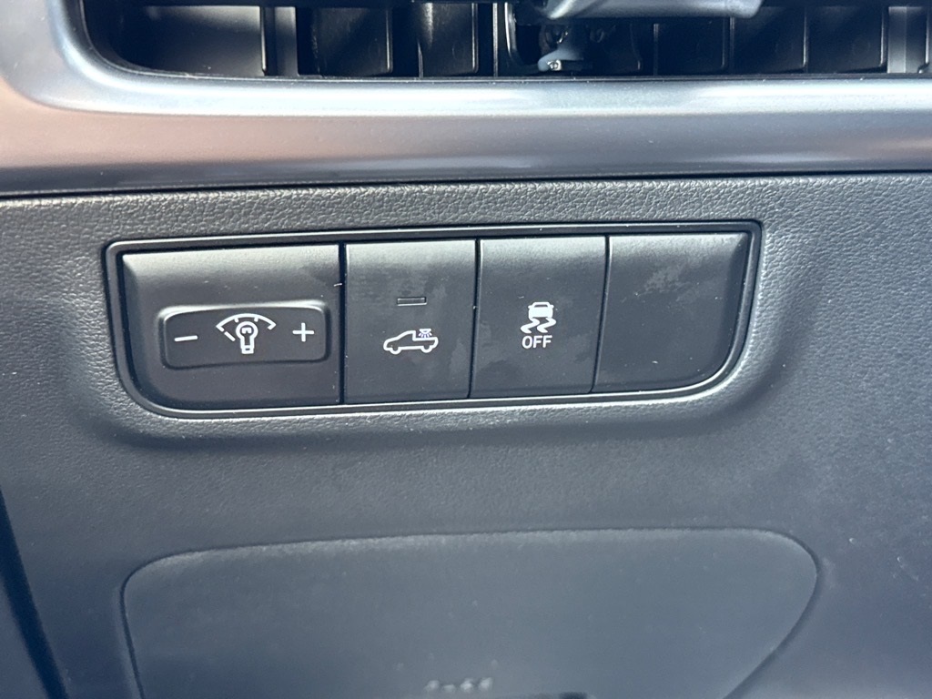 Vehicle image 11 of 12