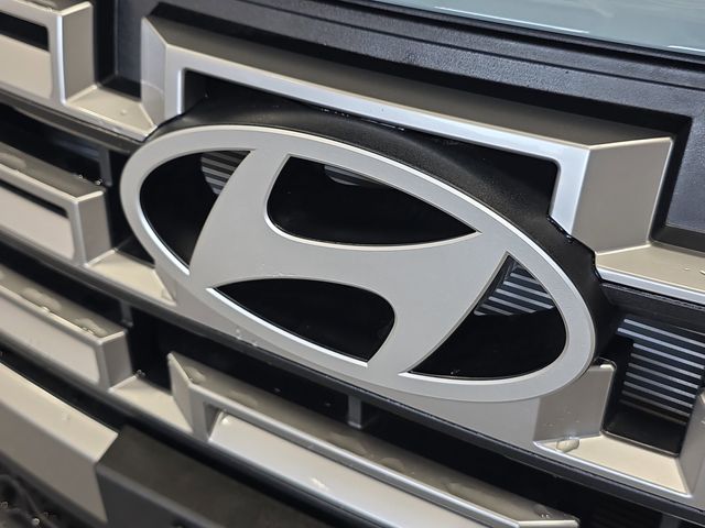 2025 Hyundai Santa Cruz SE Image 27 of 39