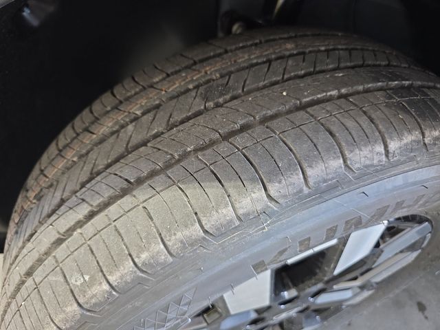 2025 Hyundai Santa Cruz SE Image 10 of 39