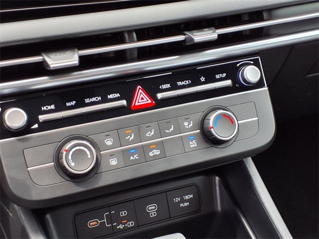 2025 Hyundai Santa Cruz SE Image 11 of 13