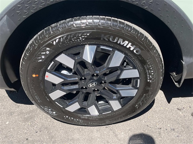 2025 Hyundai Santa Cruz SE Image 5 of 12