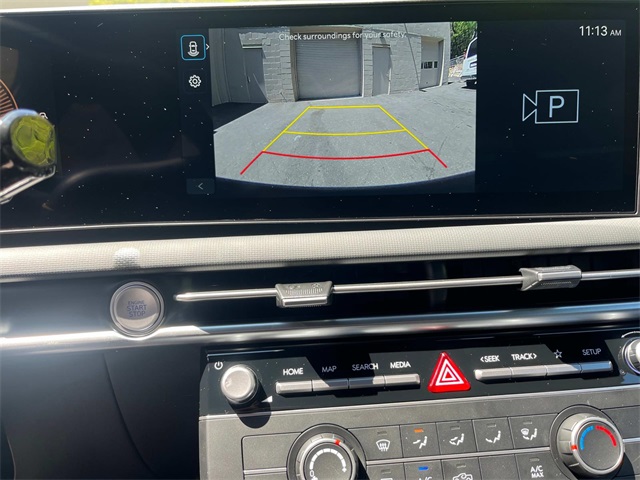 2025 Hyundai Santa Cruz SE Image 10 of 12