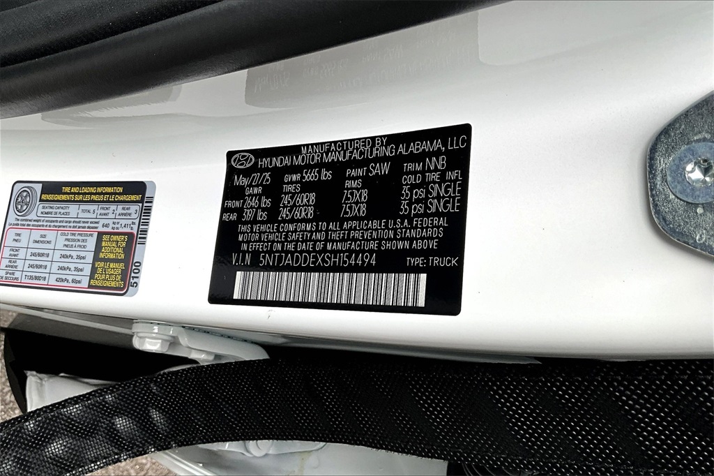 2025 Hyundai Santa Cruz SE Image 11 of 14