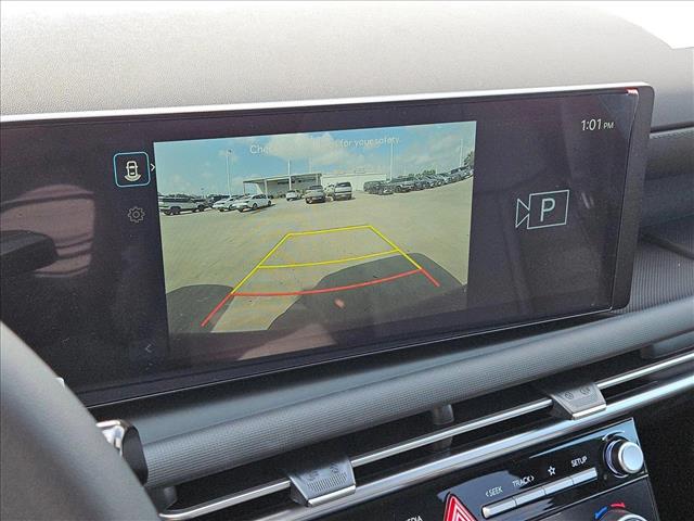 Vehicle image 13 of 17
