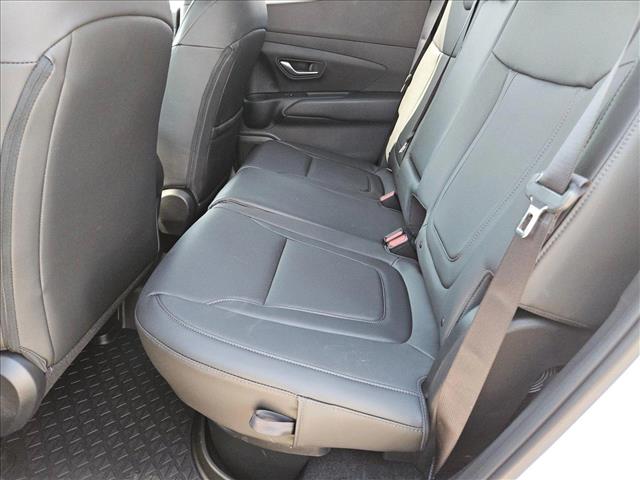 Vehicle image 16 of 17
