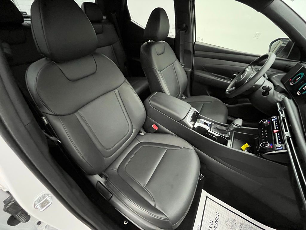 2025 Hyundai Santa Cruz SEL Image 12 of 33