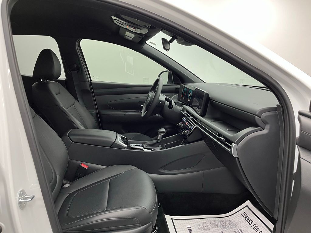 2025 Hyundai Santa Cruz SEL Image 15 of 33