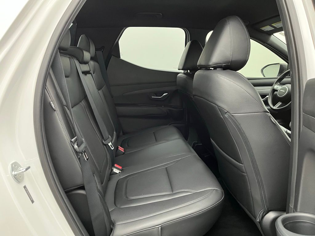 2025 Hyundai Santa Cruz SEL Image 11 of 33