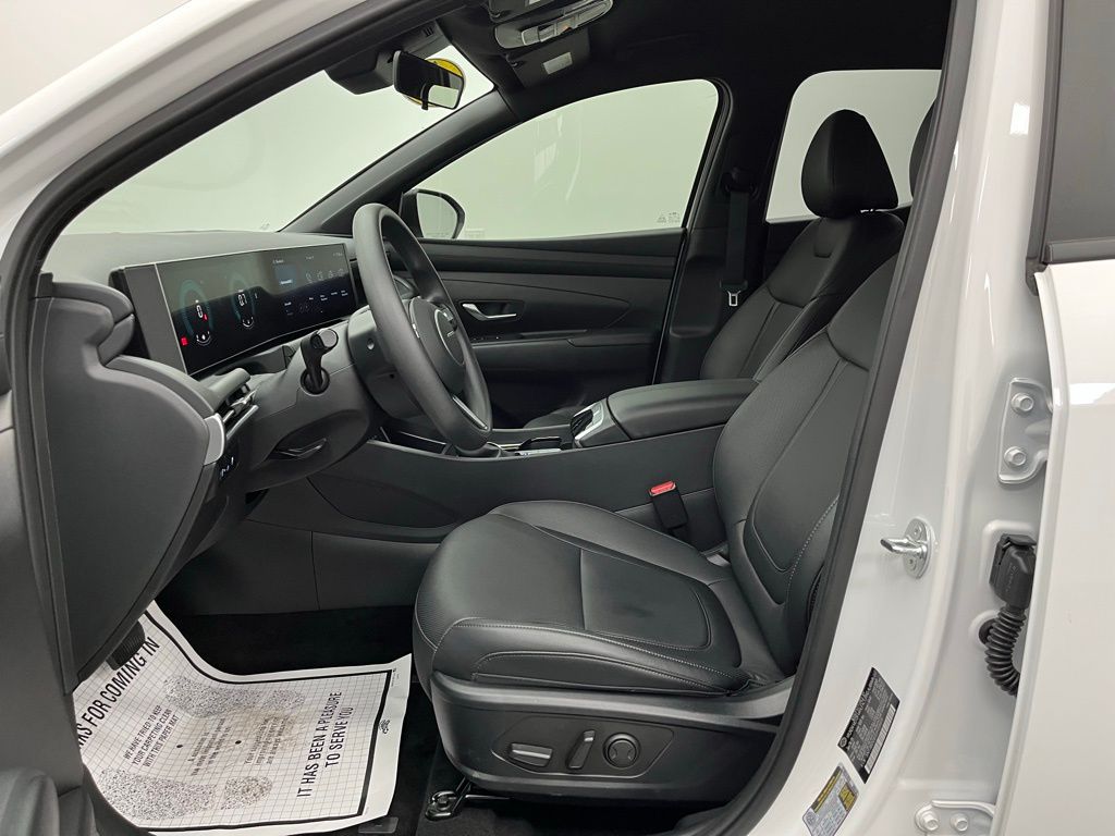 2025 Hyundai Santa Cruz SEL Image 16 of 33