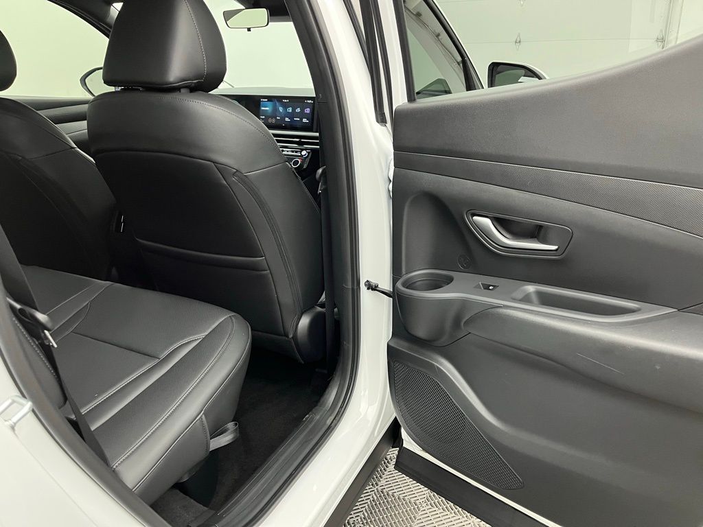 2025 Hyundai Santa Cruz SEL Image 14 of 33