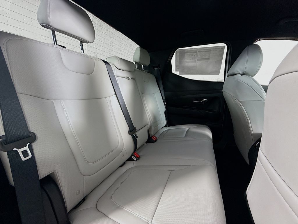 2025 Hyundai Santa Cruz SEL Image 12 of 31