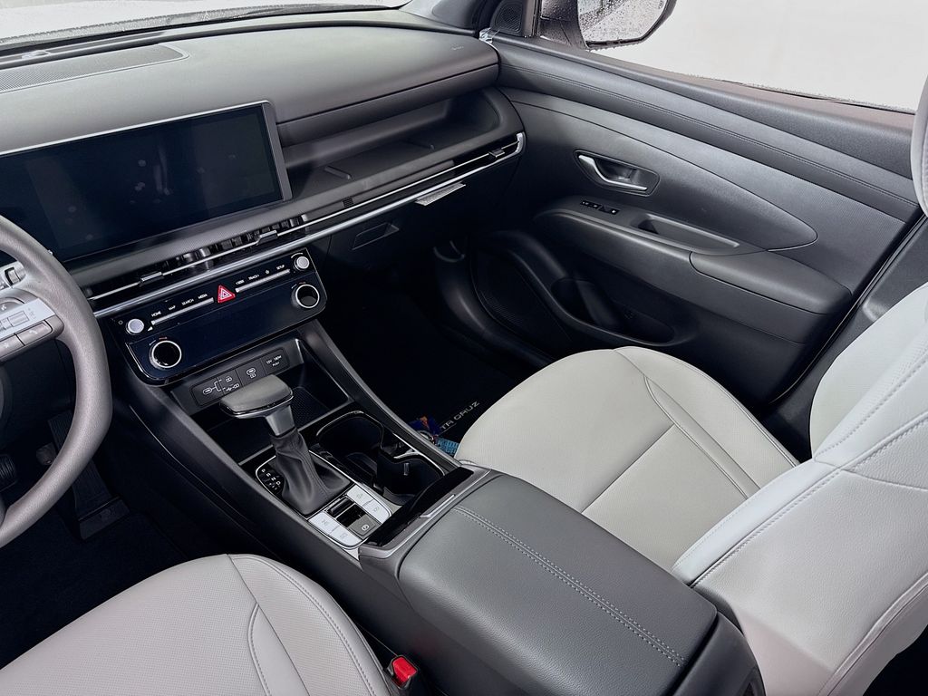 2025 Hyundai Santa Cruz SEL Image 19 of 31