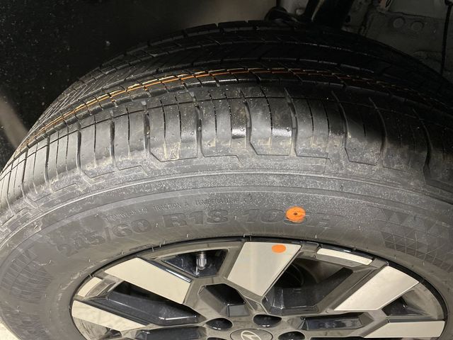 2025 Hyundai Santa Cruz SEL Image 10 of 37