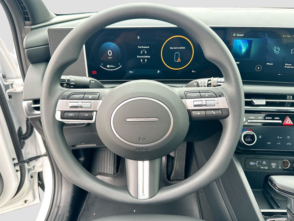 Vehicle image 11 of 23