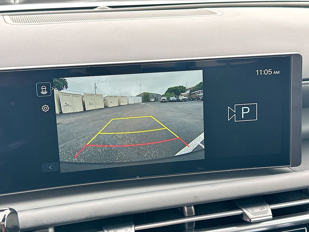 Vehicle image 13 of 23