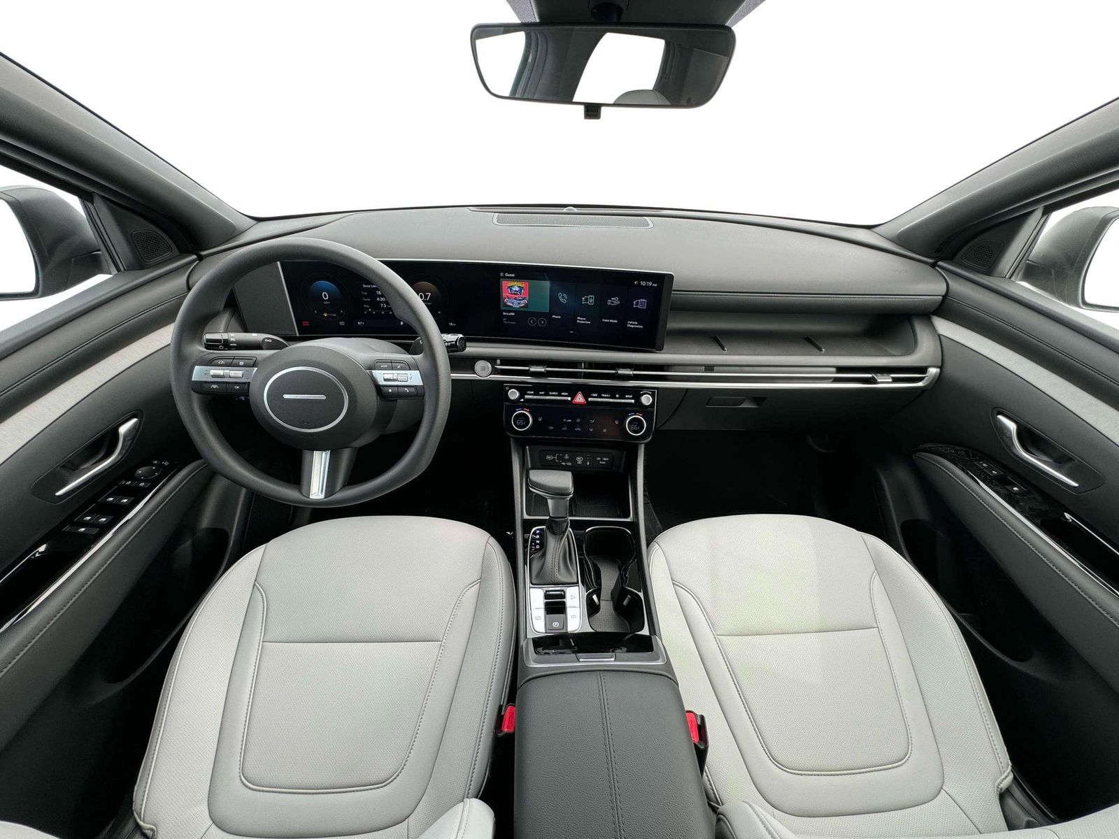 Vehicle image 14 of 19
