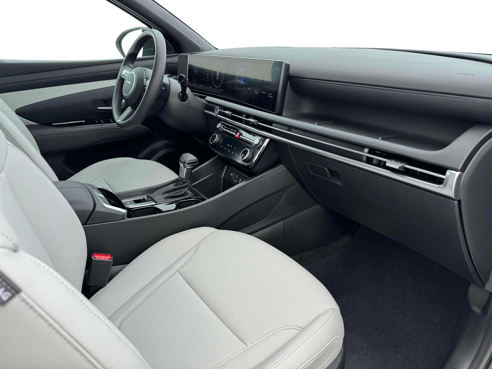 Vehicle image 16 of 19