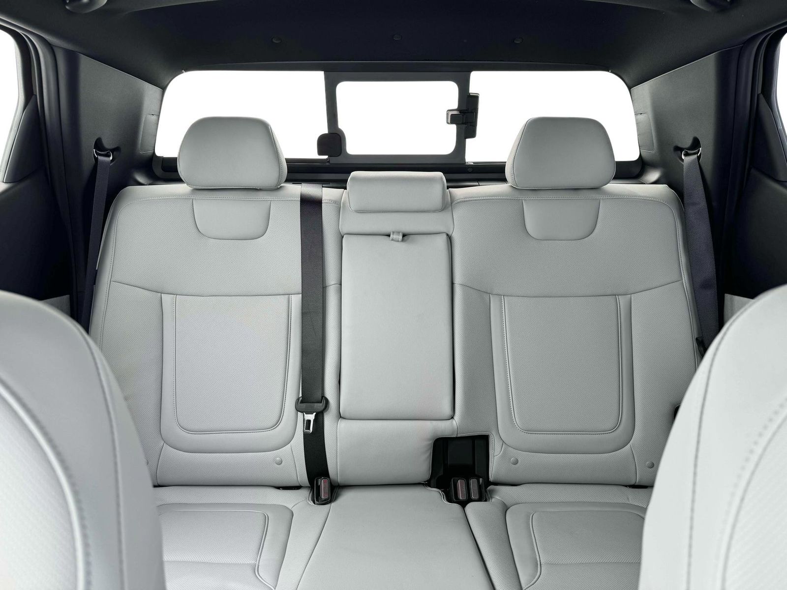 Vehicle image 13 of 19