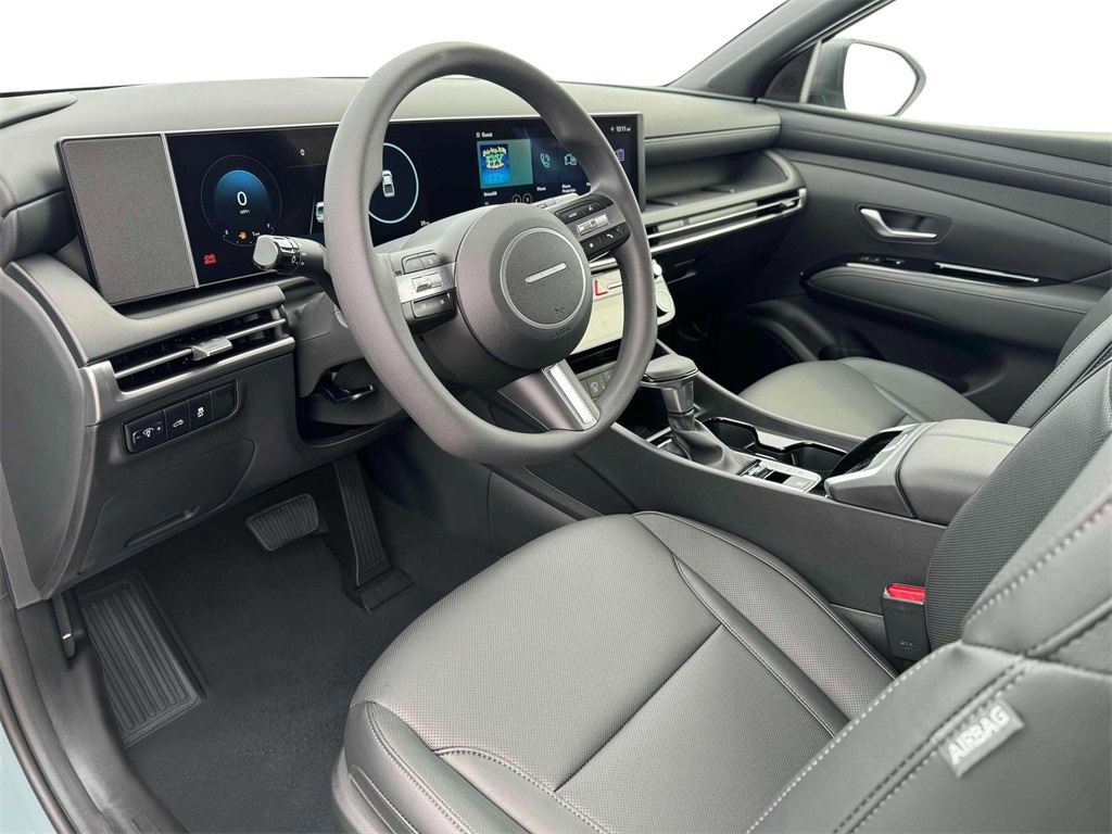 Vehicle image 14 of 19